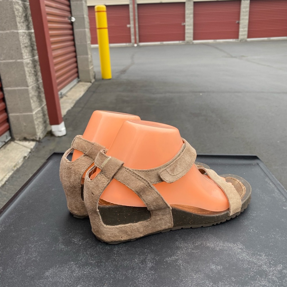 Teva 1001848 Ladies Tan Leather Wedge Ankle Strap Sandals Size 8.5 - Picture 6 of 14